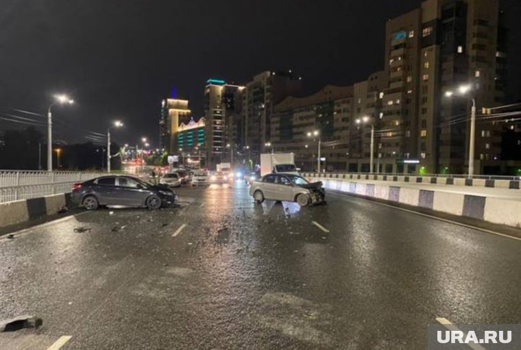 Столкнулись два автомобиля «Киа Рио»Фото: Госавтоинспекция города Челябинска📷    Авария произошла на улице Братьев Кашириных Госавтоинспекция города Челябинска📷
