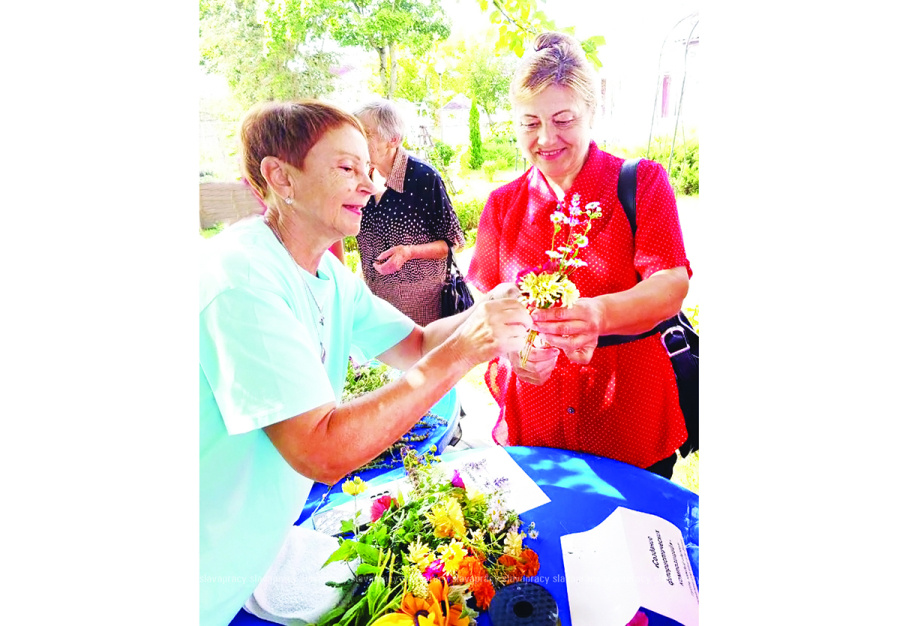     Мир цветов и искусства: фестиваль "Фаун кветка" собрал друзей