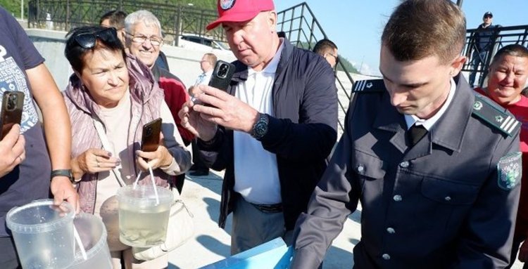    Зарыбление Байкала выполняется каждый год