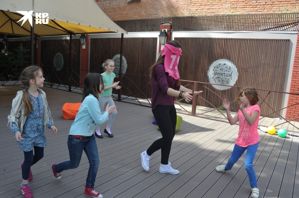    И беби-бумеры, и зумеры играют в ляпы, догонялки и прочее. Михаил ФРОЛОВ