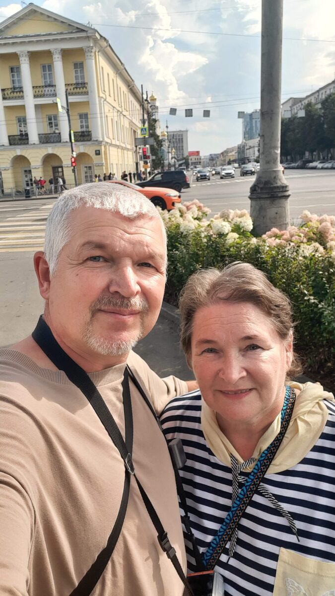 Екатеринбург, перекресток улиц Ленина и 8 Марта