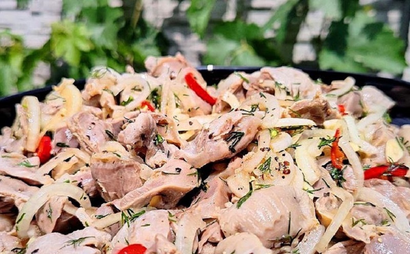 Маринованные куриные пупки: домашняя закуска, которую разметают за минуты