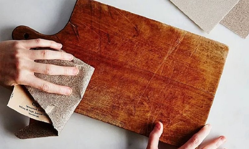 Как обновить деревянную разделочную доску: простой способ с маслом