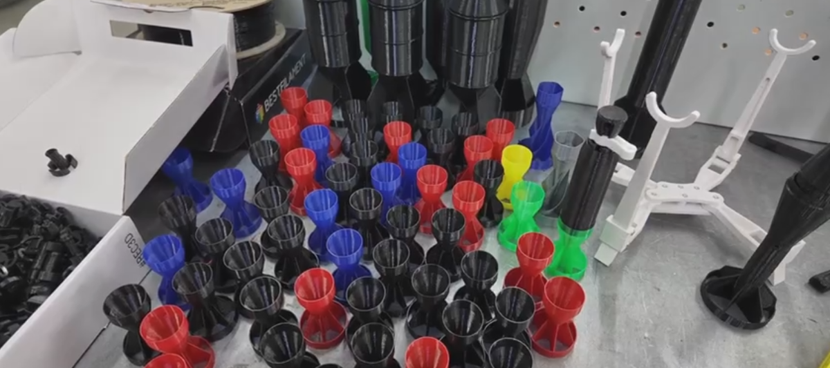     В Красноярске для бойцов СВО на 3D-принтере печатают боеголовки для дронов