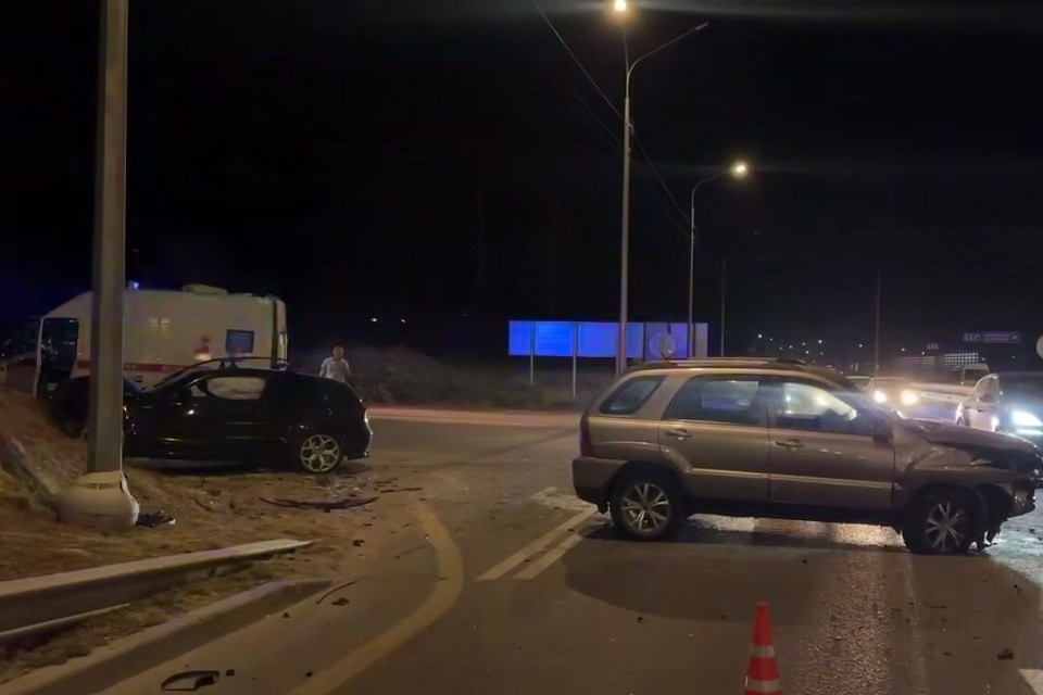    Авария произошла на автодороге Севастополь – Инкерман. Фото: кадр видео пресс-службы управления МВД по Севастополю