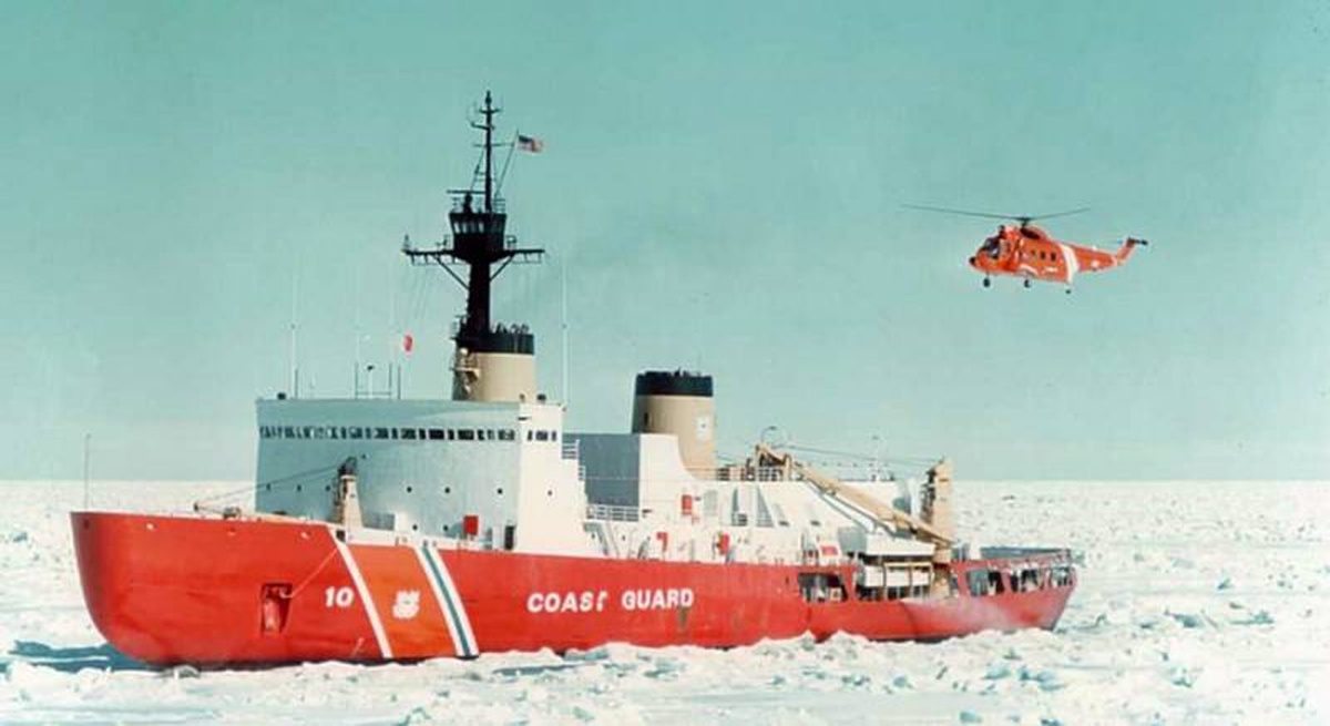 USCGC Polar Star (WAGB-10) во льдах. Фото US CG