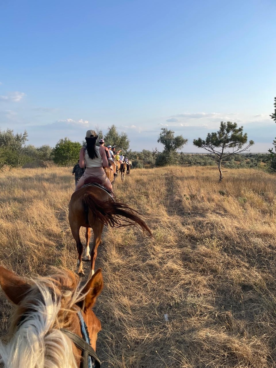 Пригород Щелкино, путь к Акташскому озеру