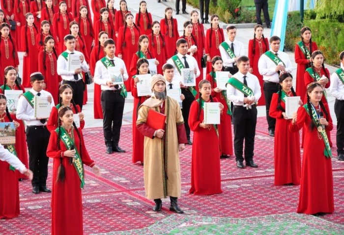 День знаний и студенческой молодежи в Туркменистане (Фото: iirmfa.edu.tm)