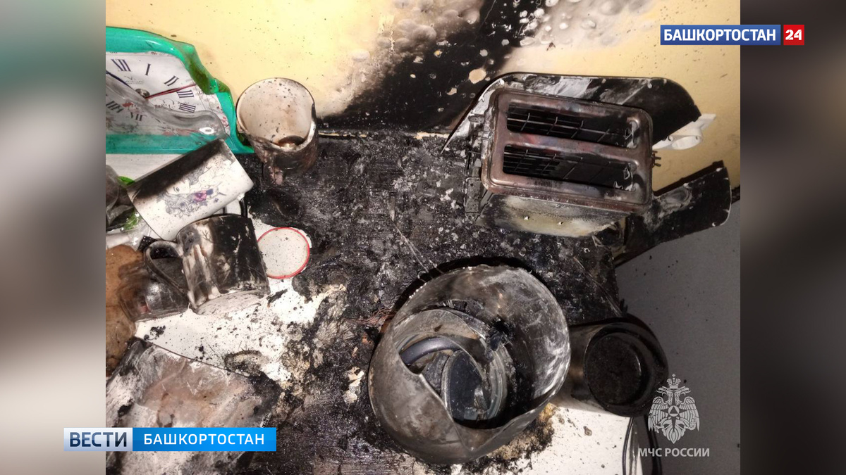    Семью с двумя детьми госпитализировали после пожара на Губайдуллина в Уфе