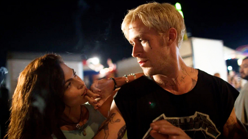    Фото: Кадр из х/ф «Место под соснами», реж.: Дерек Сиенфрэнс, 2012г