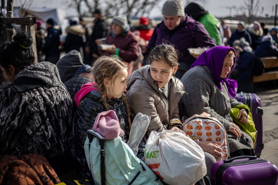    Польские паны дерутся, а украинским хлопцам прилетает: Беженцы стали разменной монетой в политике Варшавы. Фото: Sodel Vladyslav/Shutterstock/Fotodom.