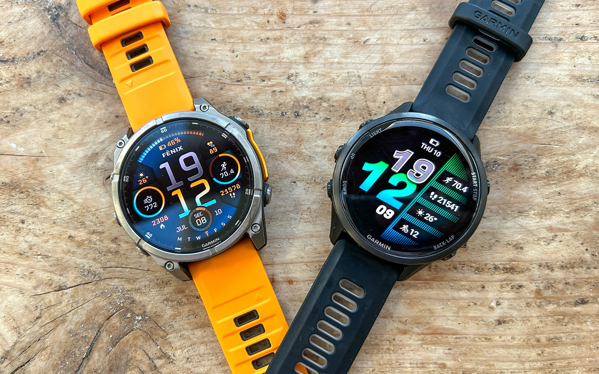 Garmin — Fenix 8 (слева), Forerunner 970 (справа)