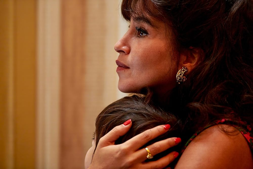 Кадр из фильма «Ma mère, Dieu et Sylvie Vartan». Режиссер: Кен Скотт. Производство: Amazon MGM Studios, Amazon Prime Video, Christal Films, Cin?venture 9, Egérie Productions, Gaumont, Région Ile-de-France, Société de Développement des Entreprises Culturelles (SODEC), Téléfilm Canada. Прокат: Cinema Park Distribution