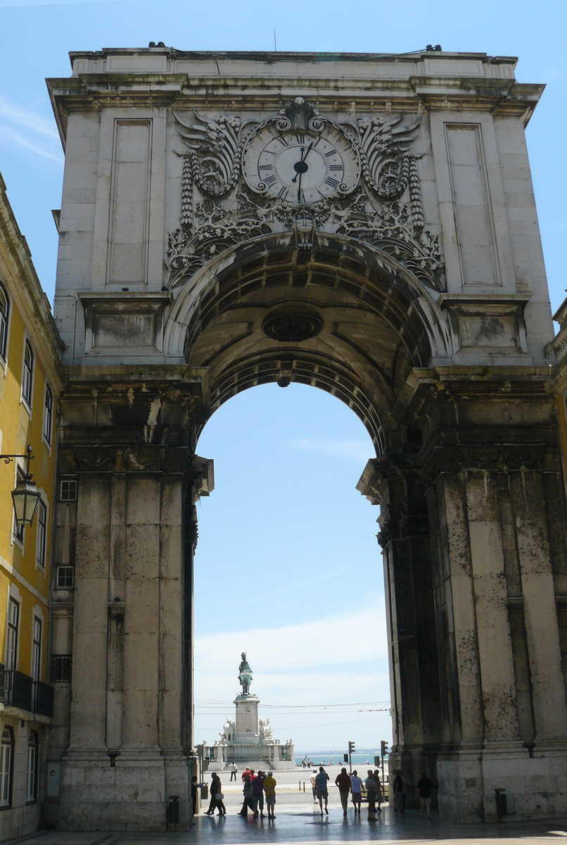 Триумфальная арка на улице Аугушта (Arco da Rua Augusta) в Лиссабоне, Португалия. Фото автора.