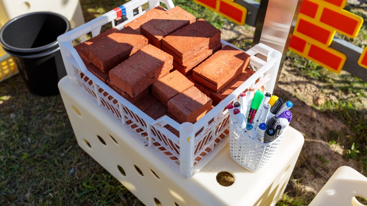    Для детсадовцев Югорска создали игровую зону для стройки и конструкторское бюро