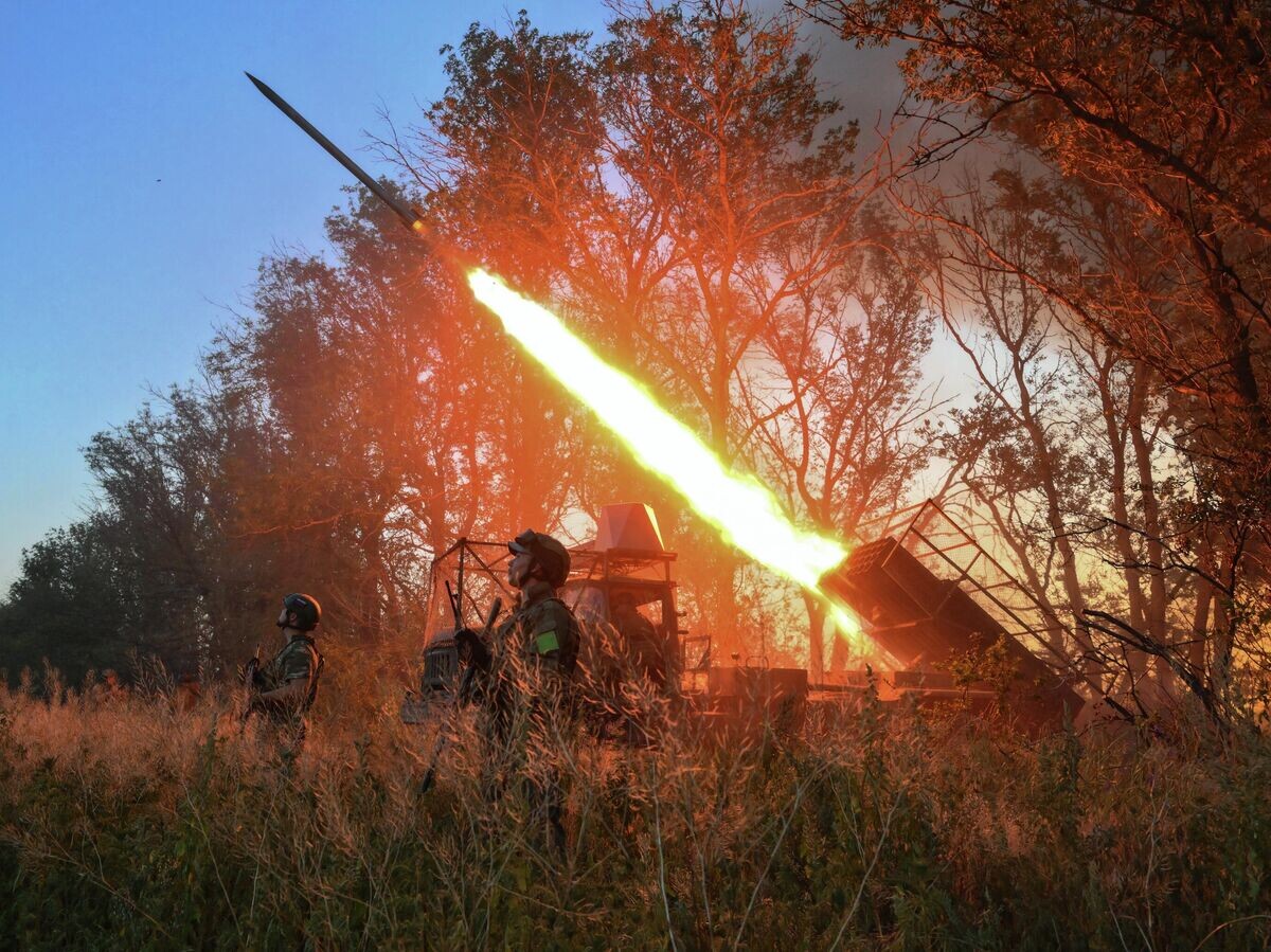    Боевая работа расчета РСЗО 9К55 "Град-1" на Красноармейском направлении СВО© РИА Новости / Евгений Биятов