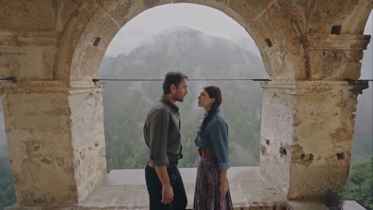 кадры из сериала "Это море переполнится"