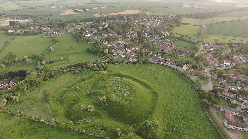 Все, что осталось от замка Байтем. Фото: Richard Carter, CC BY-SA 2.0, https://commons.wikimedia.org
