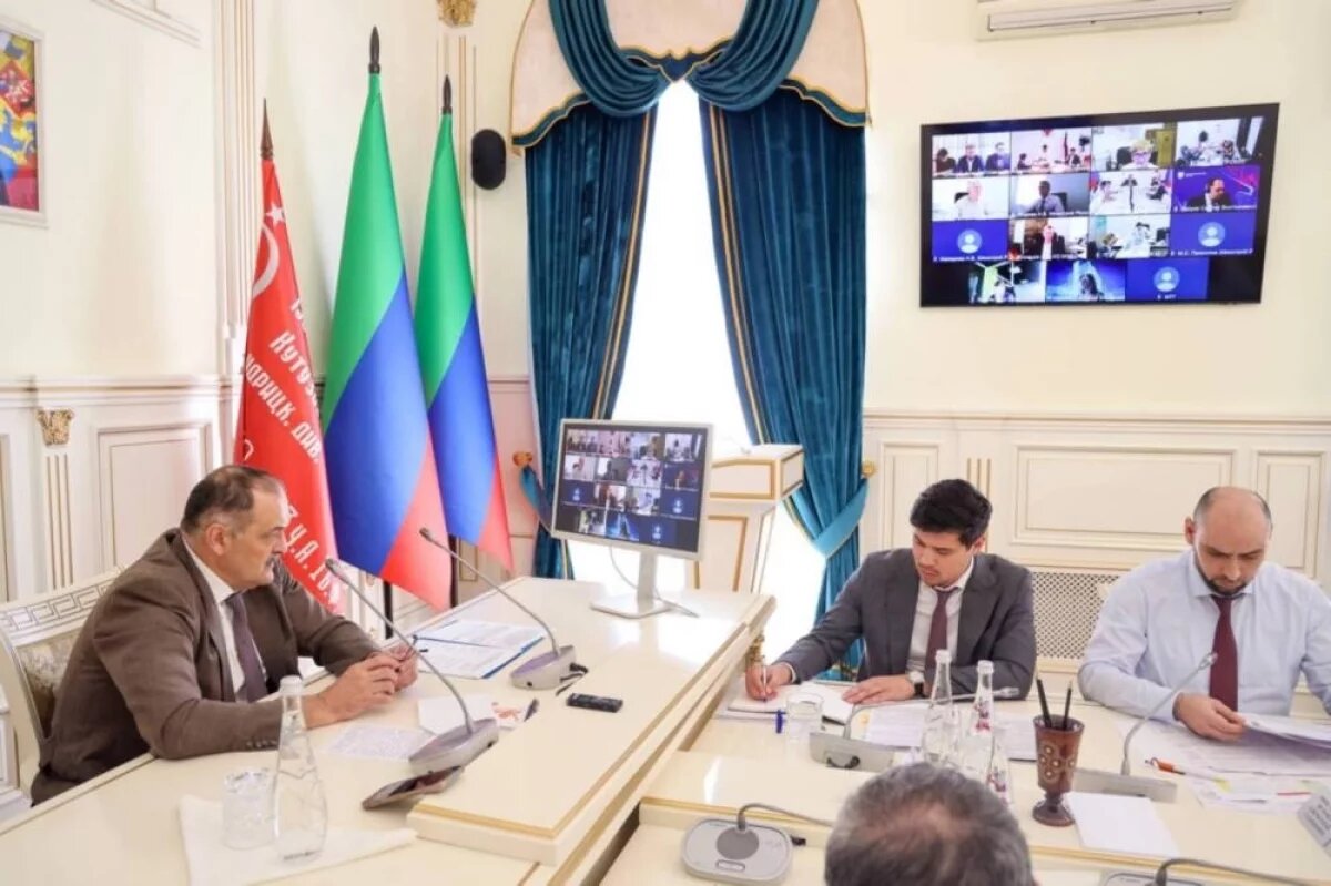    Меликов обсудил с первым замглавы Минстроя РФ Ломакиным крупные проекты