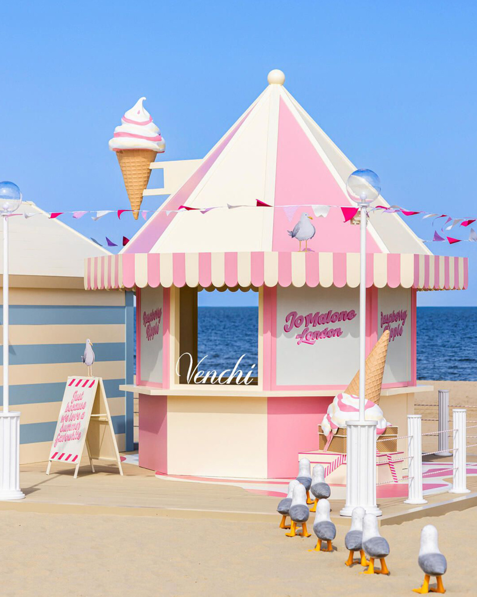 Jo Malone London и джелато Venchi на пляже китайского курорта Аранья