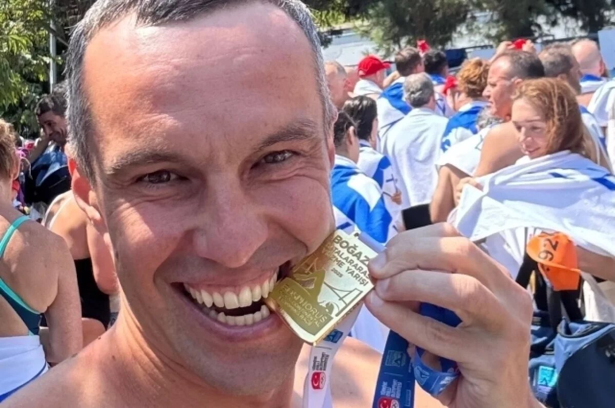    Рязанец Дмитрий Хадиков преодолел дистанцию в проливе Босфор за 1 час 40 минут.