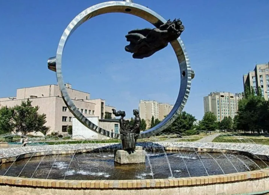 Фонтан "Любовь". Волгодонск. Фото с Яндекс.Картинки