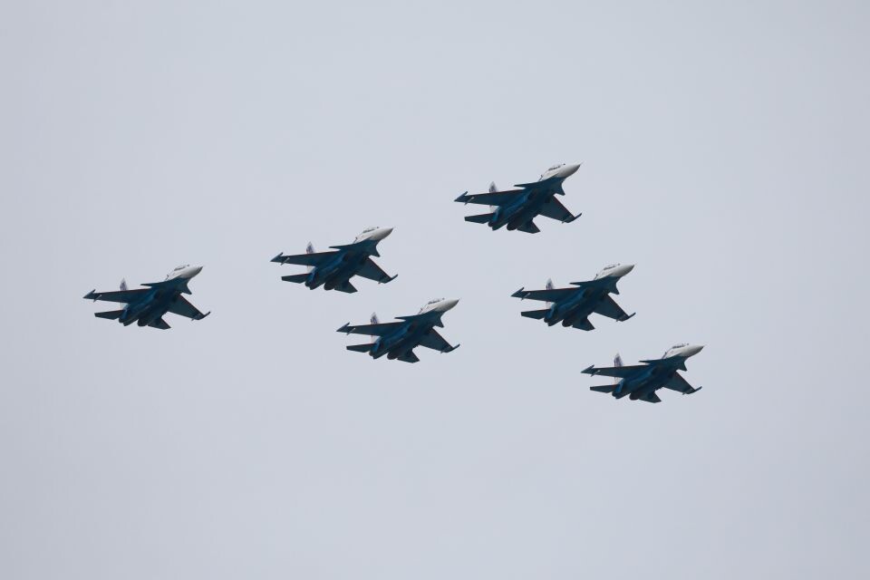    "Русские Витязи" показали авиашоу День города. Источник: Олег Укладов