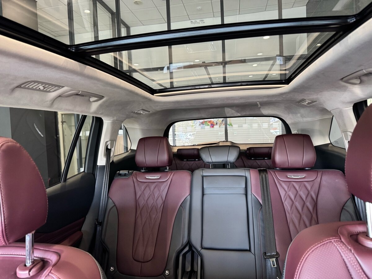 В России стартуют продажи нового 7-местного кроссовера. Источник иллюстрации - auto.ru