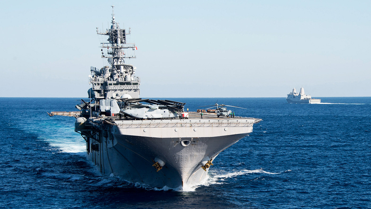   Stocktrek Images, Inc. / ТАСС- Универсальный десантный корабль USS Iwo Jima