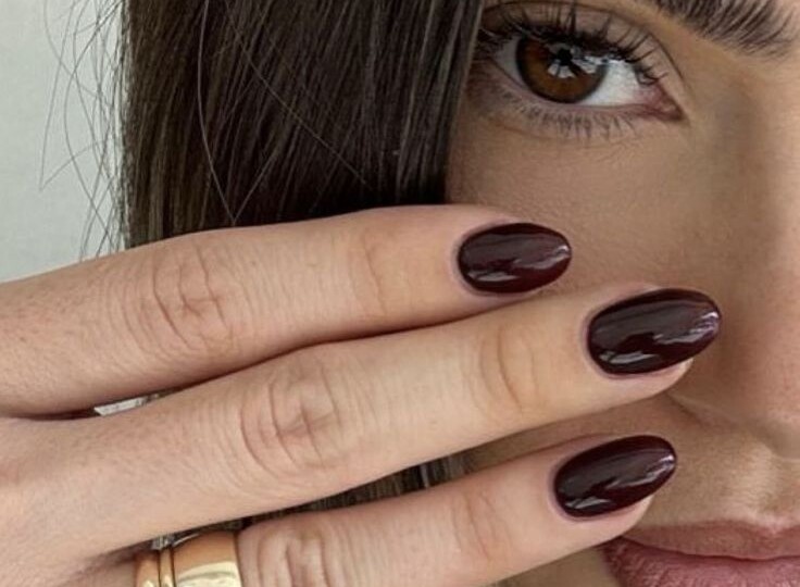 Показываю на примерах 7 трендов в маникюре осень-зима 2025-2026.