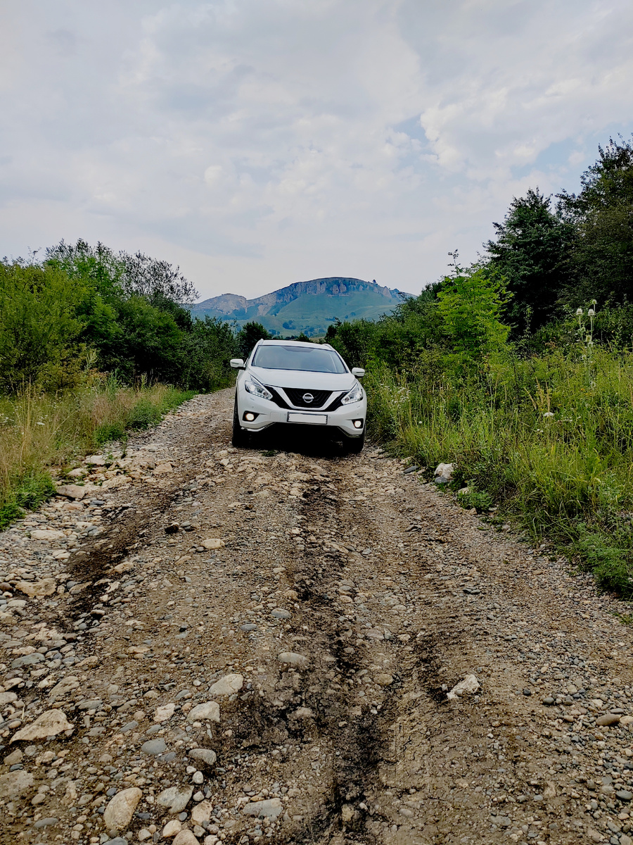 Дорога на смотровую площадку с беседкой в Псебае. Фото автора