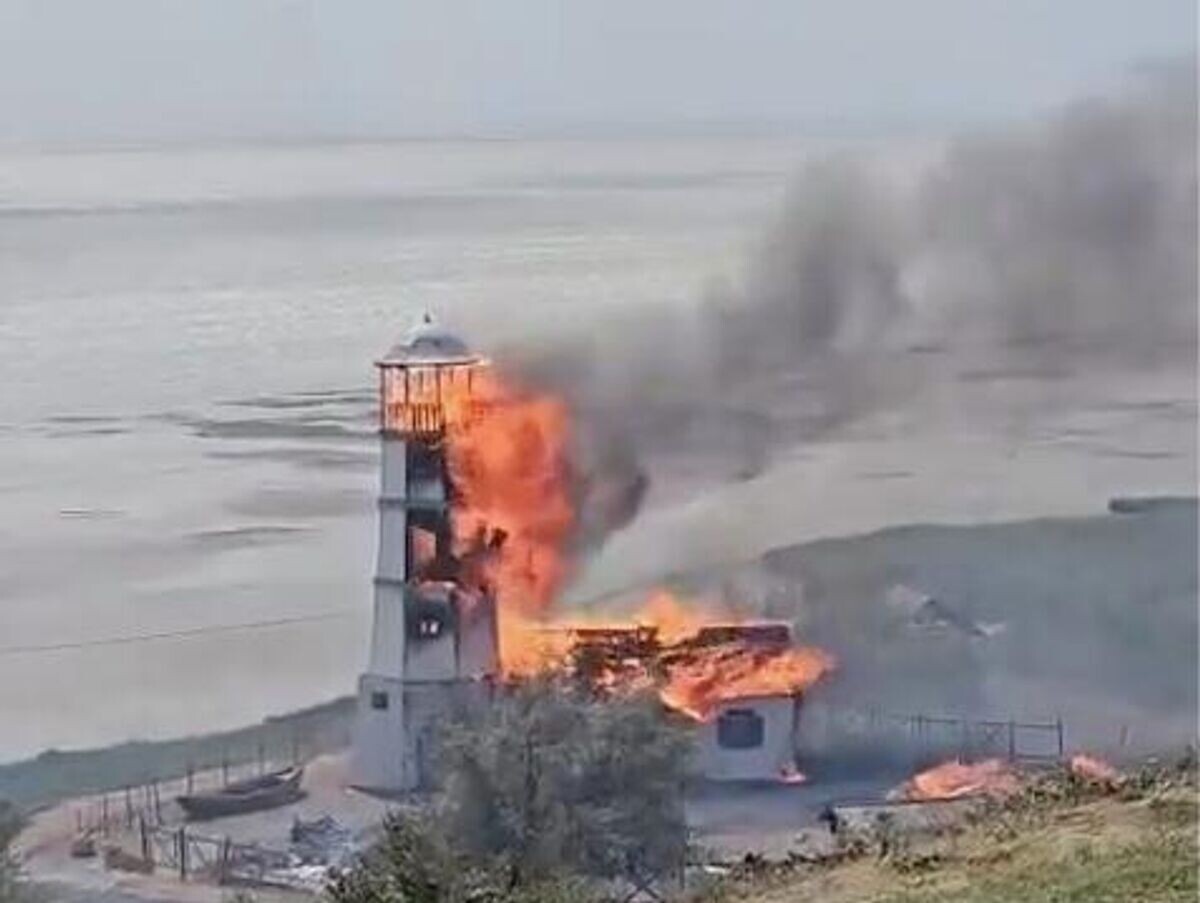    Пожар в хуторе Мержаново в Ростовской области© Кадр видео из соцсетей