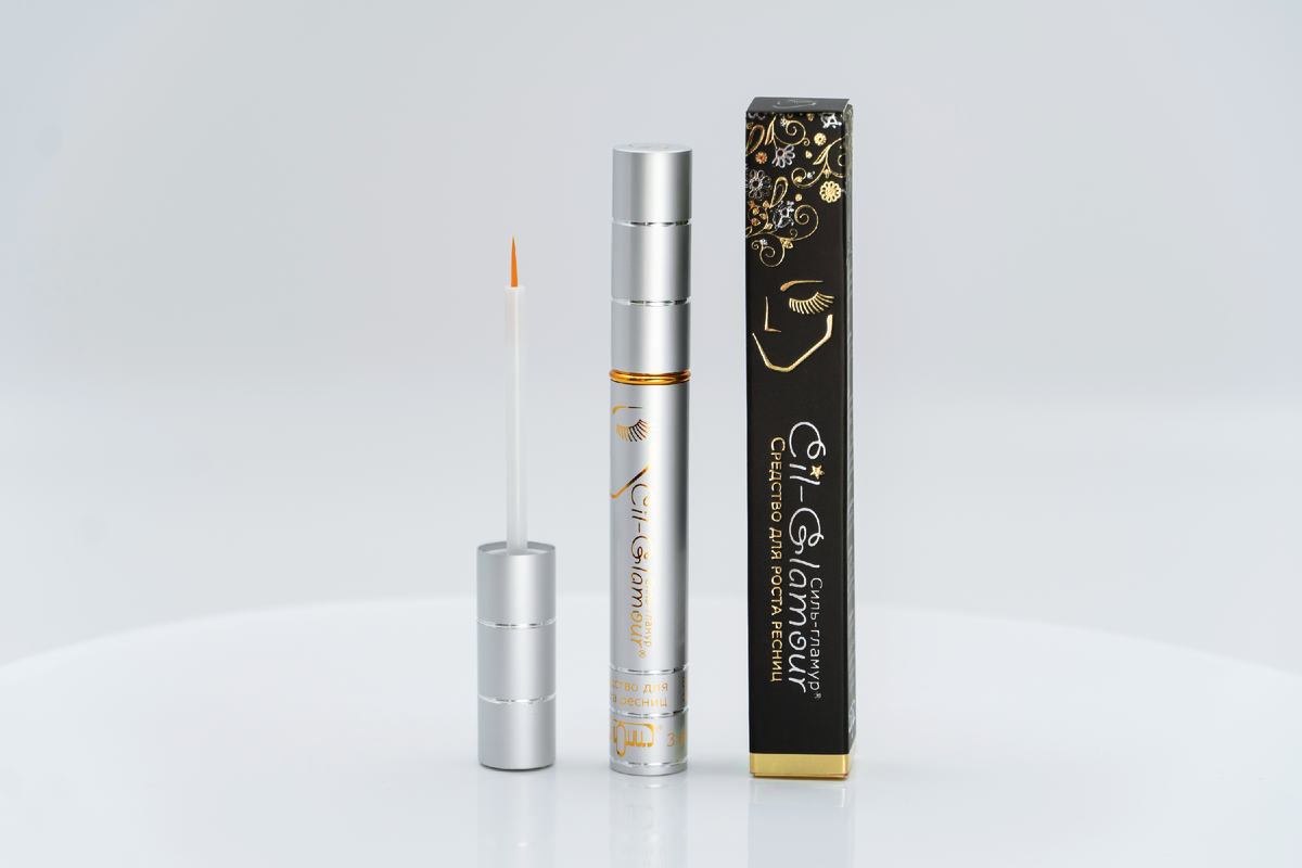 Алюминиевый тубус с тонкой кисточкой внутри — это не просто упаковка, а законченная система для заботы о вашей красоте.