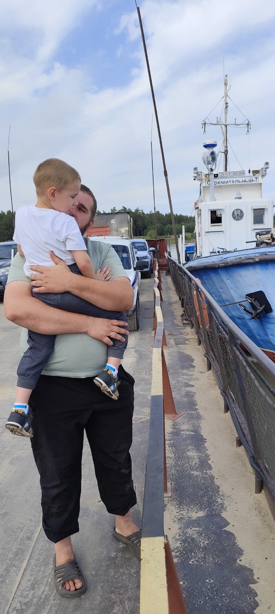 Какой-то мужчина в гости заглянул🤍