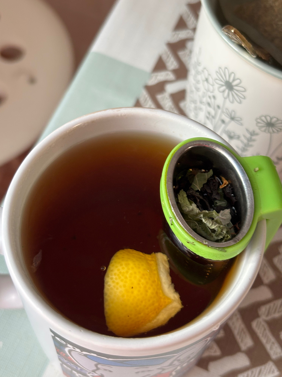 Чай с добавлением бальзама 