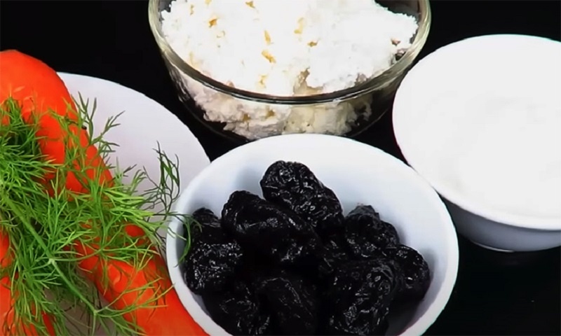 Морковный салат с творогом и черносливом: свежий взгляд на простые продукты