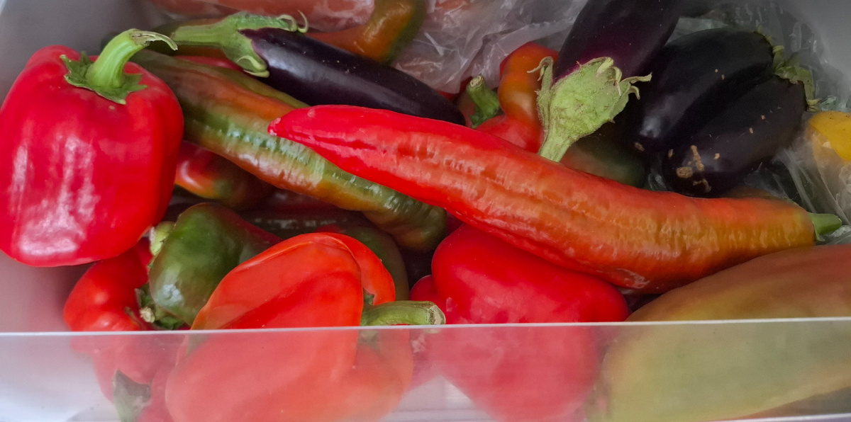 В овощном ящике холодильника