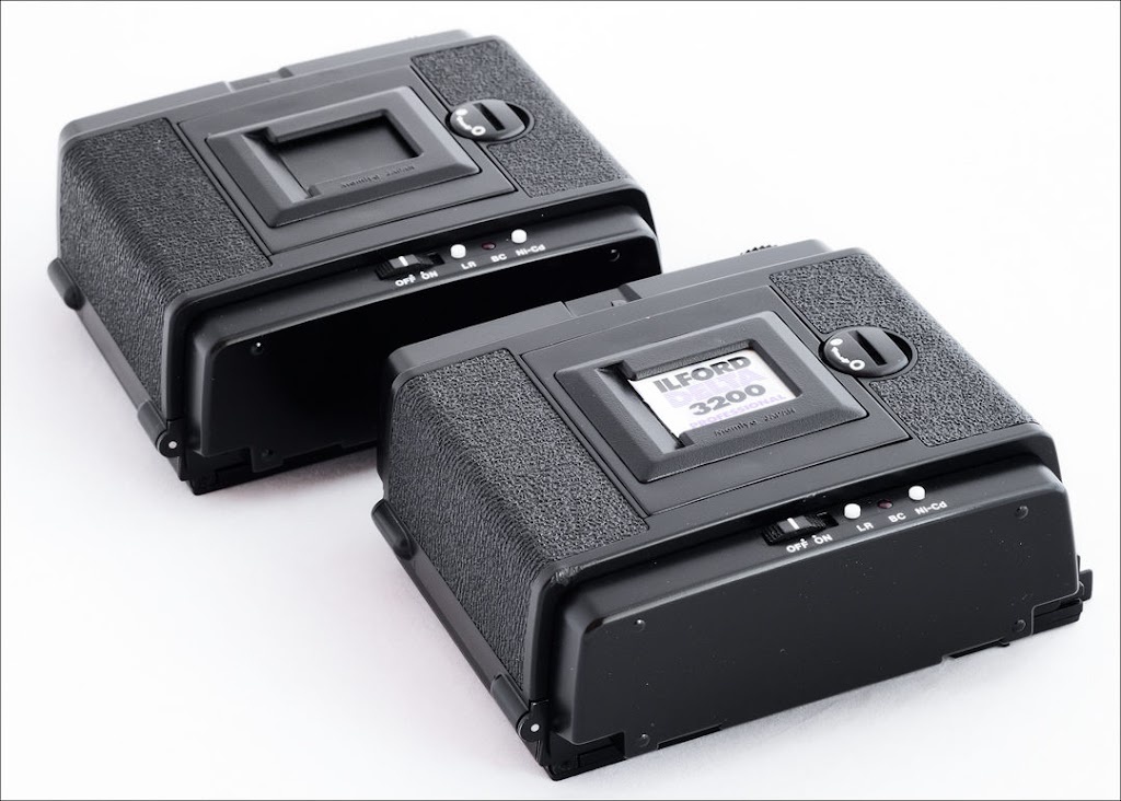 Можно в разные задники поставить разные пленки. Количество одновременно используемых задников ограничено только кошельком владельца