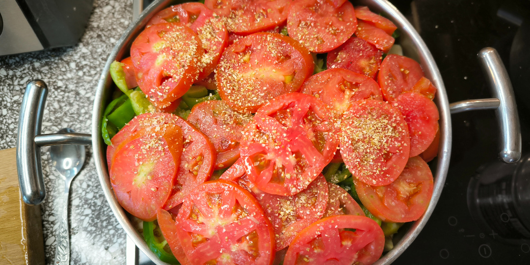 Ленивый ужин: курица с овощами, которые готовятся сами