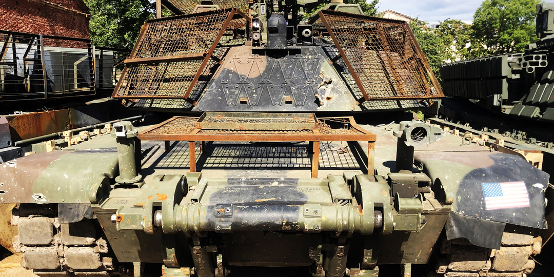 М1150 ABV. Обзор американской бронированной машины разминирования.