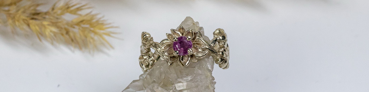 Золотое кольцо с натуральным рубином “Дэзира”