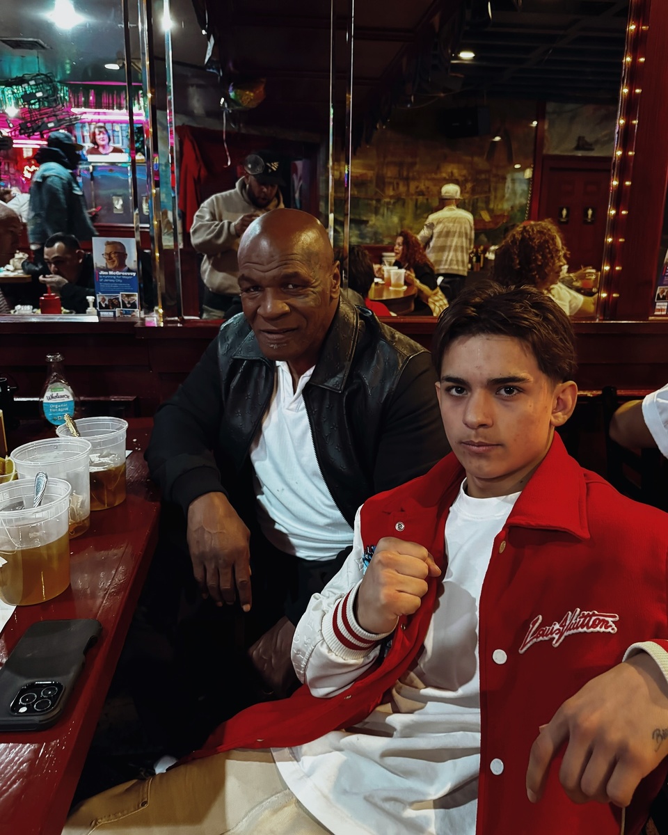 Гатти младший со своим давним поклонником