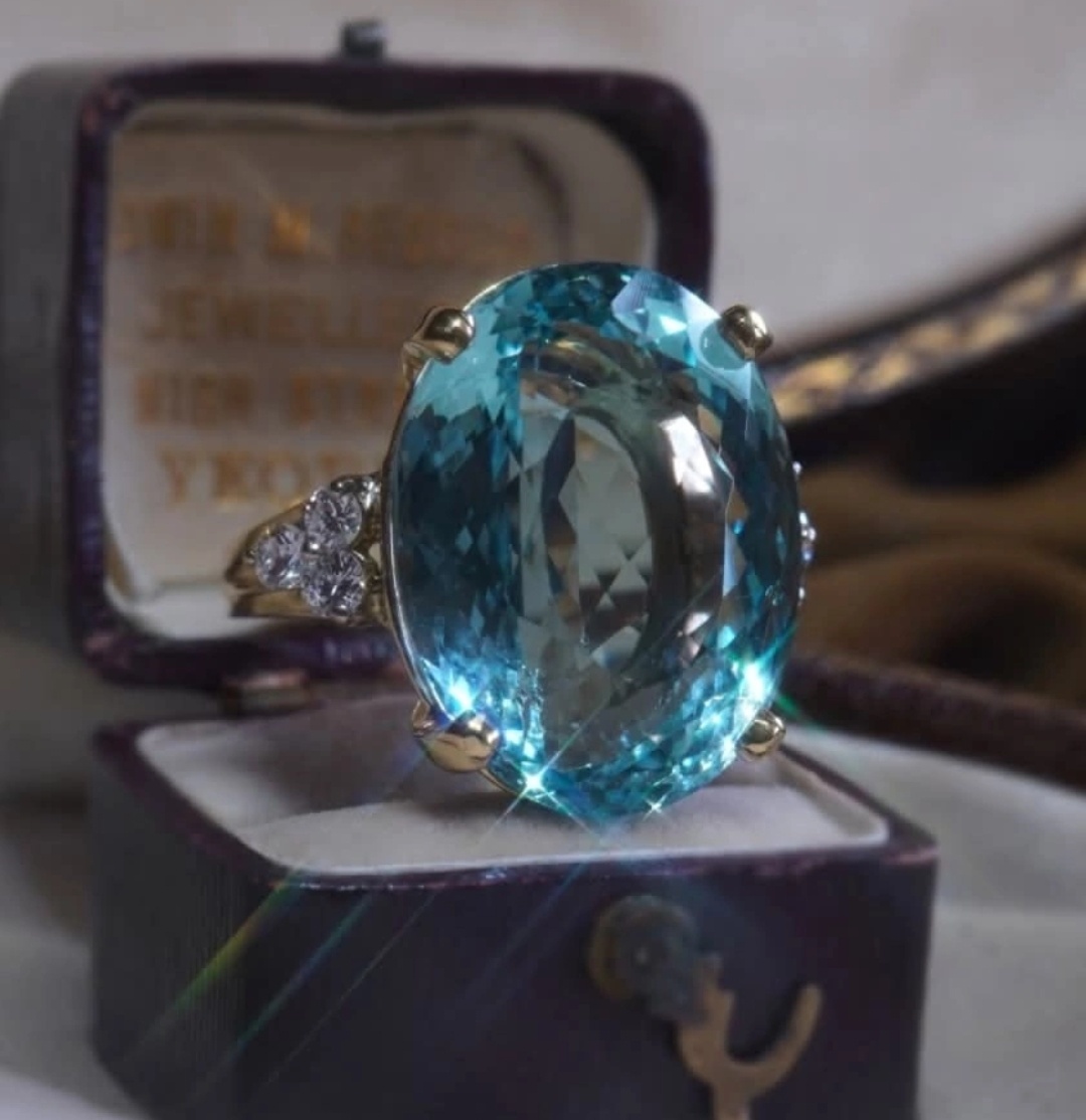 Украшения с аквамарином.