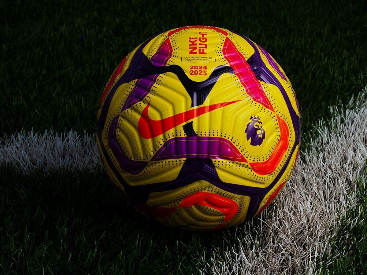    Официальный мяч АПЛ© footyheadlines.com