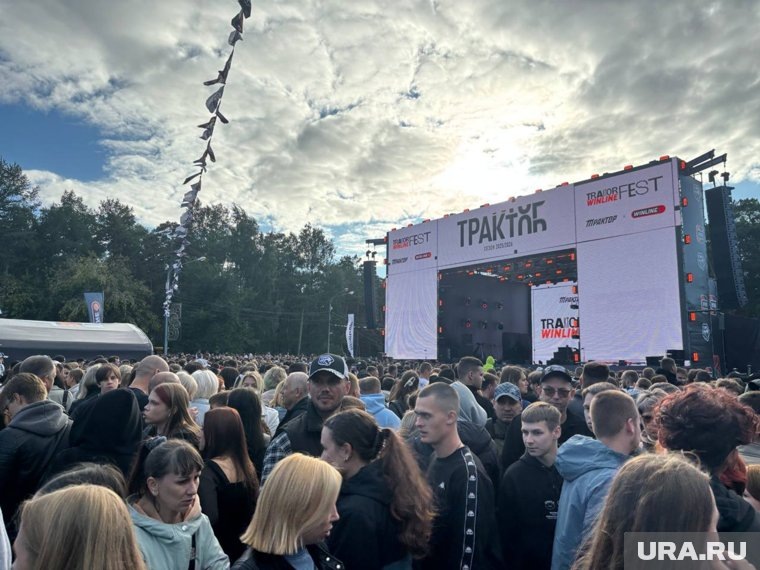  Хоккеисты «Трактора» приготовили для болельщиков смузи на Traktor Winline Fest. Видео  📷
