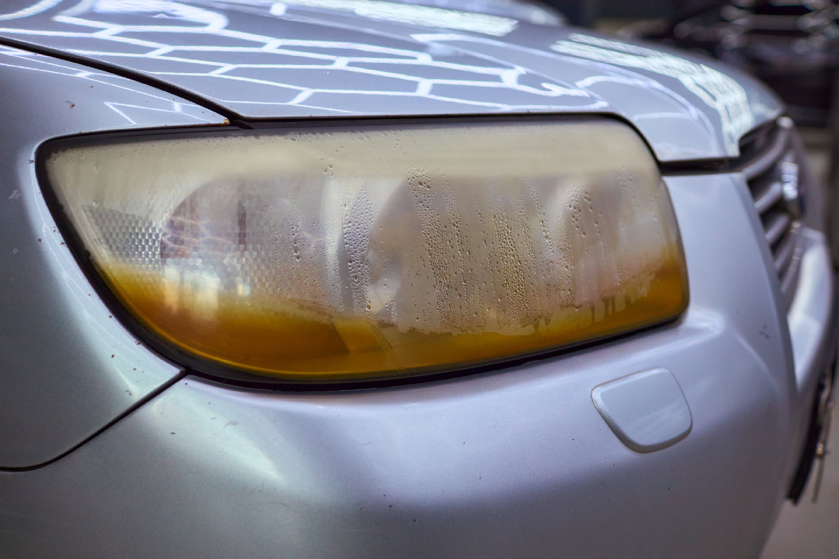 Источник фото: https://custom-heroes.ru/raboty/vid-uslugi/avtosvet/nashi-raboty/subaru-forester-polnaya-restavraciya-far-posle-vodnyh-procedur/