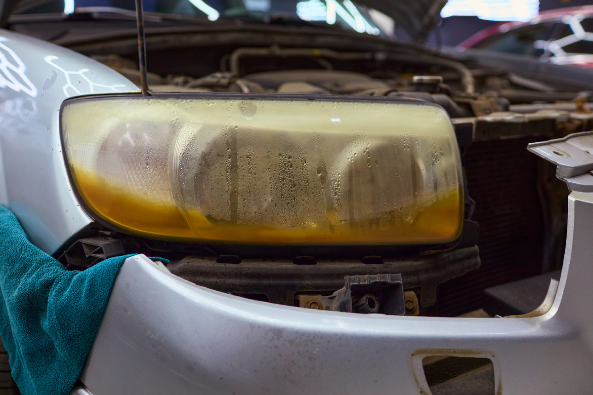 Источник фото: https://custom-heroes.ru/raboty/vid-uslugi/avtosvet/nashi-raboty/subaru-forester-polnaya-restavraciya-far-posle-vodnyh-procedur/