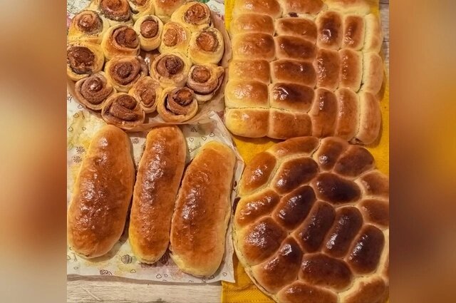    Вот такую вкусную выпечку делает семья симферопольских волонтеров. Фото: Из личного архивa/ Ирины Макляк