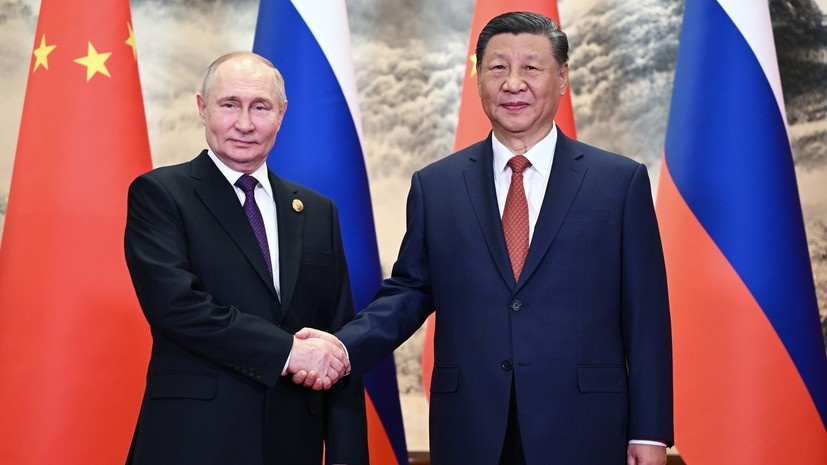     Владимир Путин и Си Цзиньпин РИА Новости Сергей Гунеев