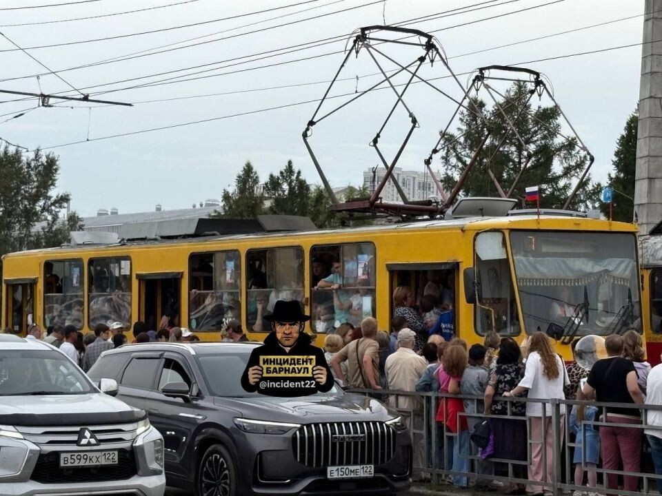    Барнаульцы не смогли спокойно разъехаться после Дня города. Источник: "Инцидент Барнаул"
